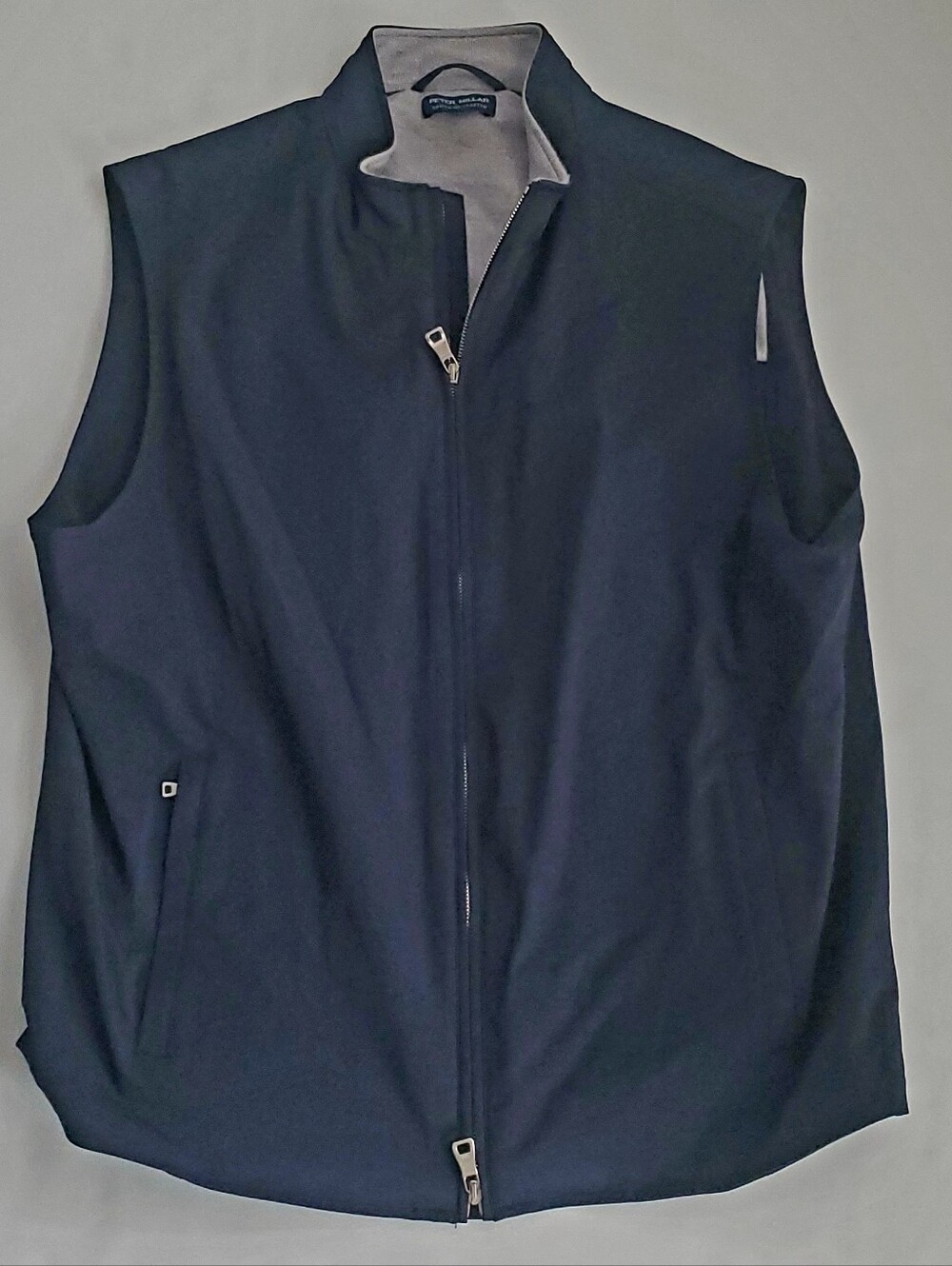 Men's Peter Millar Crown Crafted Stealth Hybrid Vest Size Large Navy Blue Wool.
